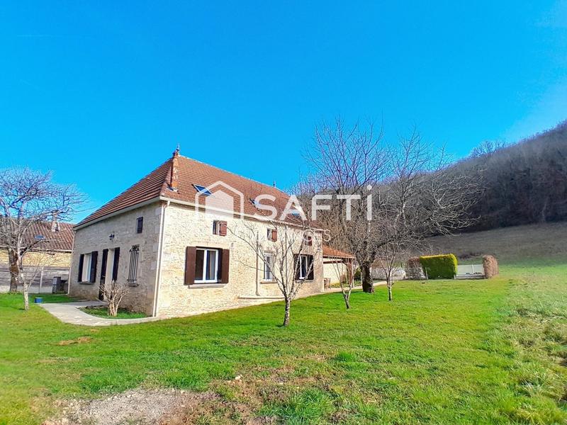 Maison - 211 m² - 8 pièces