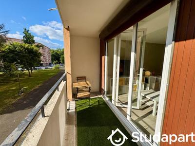 Chambre - 84 m² - 1 pièce