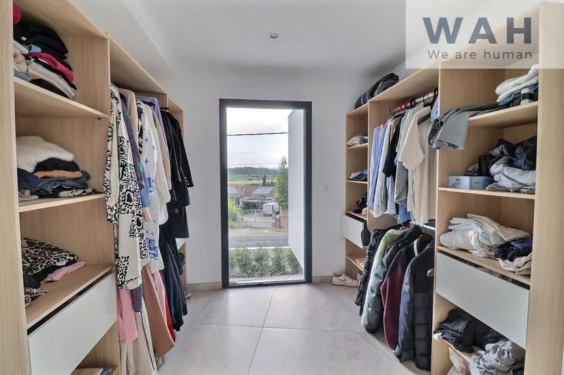 Villa - 220 m² - 5 pièces