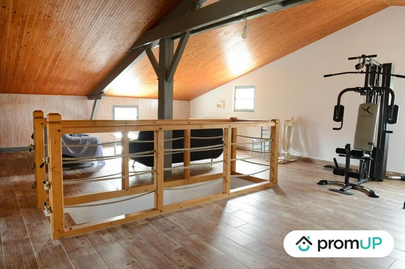 Maison - 276 m² - 8 pièces