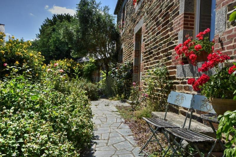 Maison - 233 m² - 9 pièces