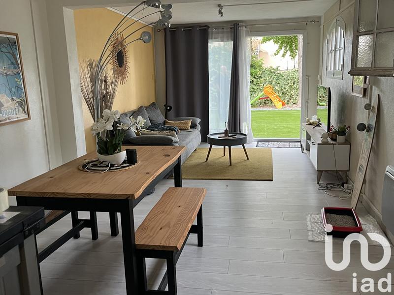 Maison - 250 m² - 8 pièces