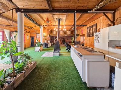 Maison - 230 m² - 6 pièces