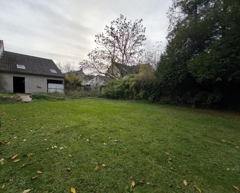 Grange - 597 m² - 1 pièce