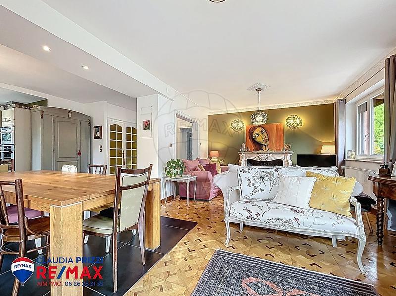 Maison - 180 m² - 6 pièces