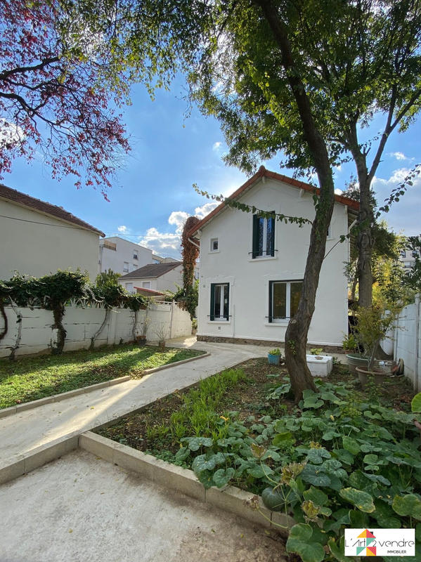 Maison - 105 m² - 5 pièces