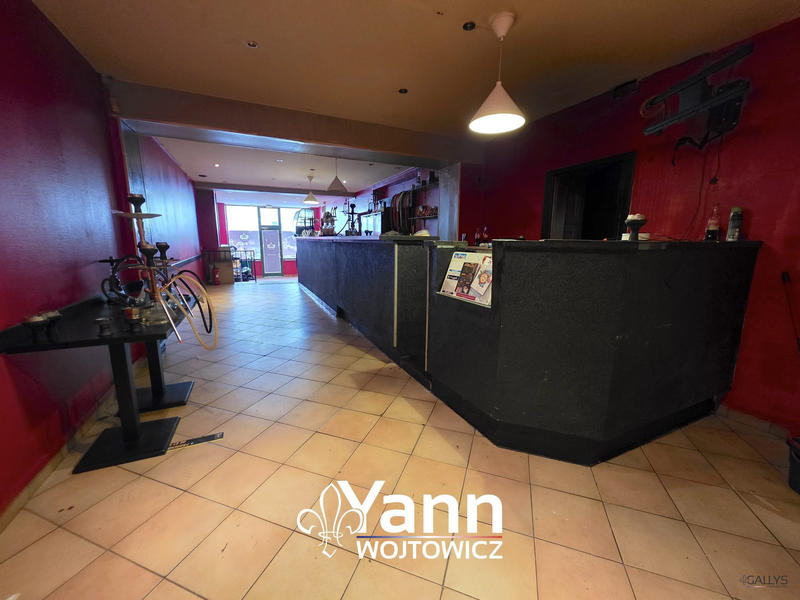 Maison - 350 m² - 11 pièces