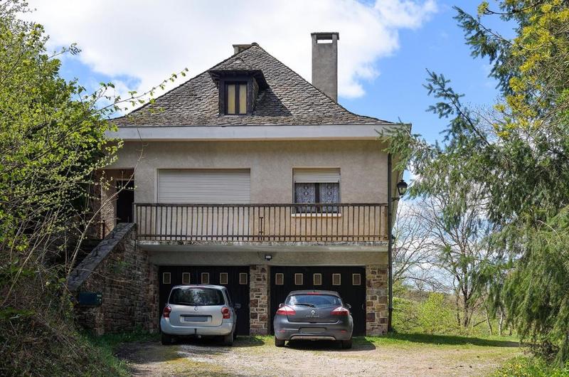 Maison - 335 m² - 11 pièces