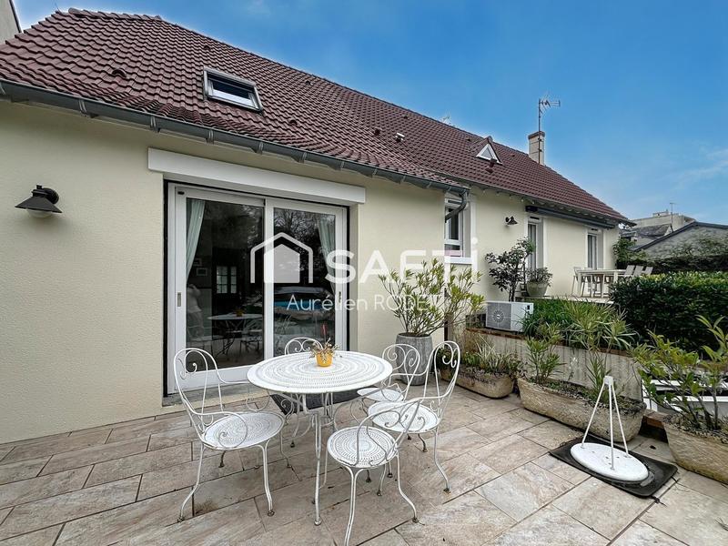 Maison - 153 m² - 9 pièces