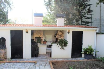 Maison - 230 m² - 6 pièces