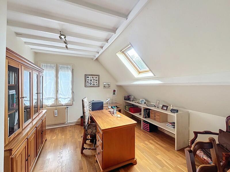 Maison - 192 m² - 9 pièces