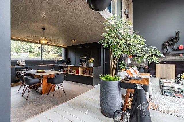 Maison - 250 m² - 8 pièces