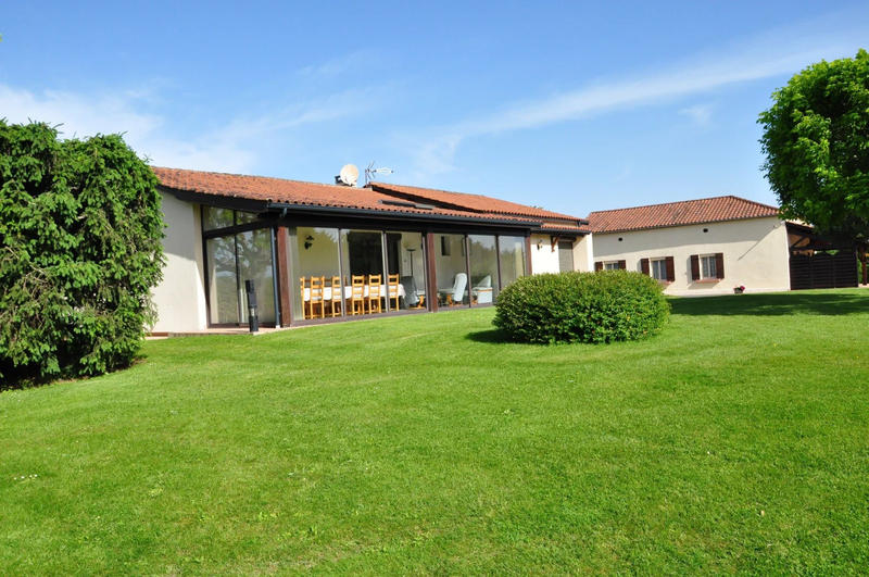 Maison - 218 m² - 8 pièces
