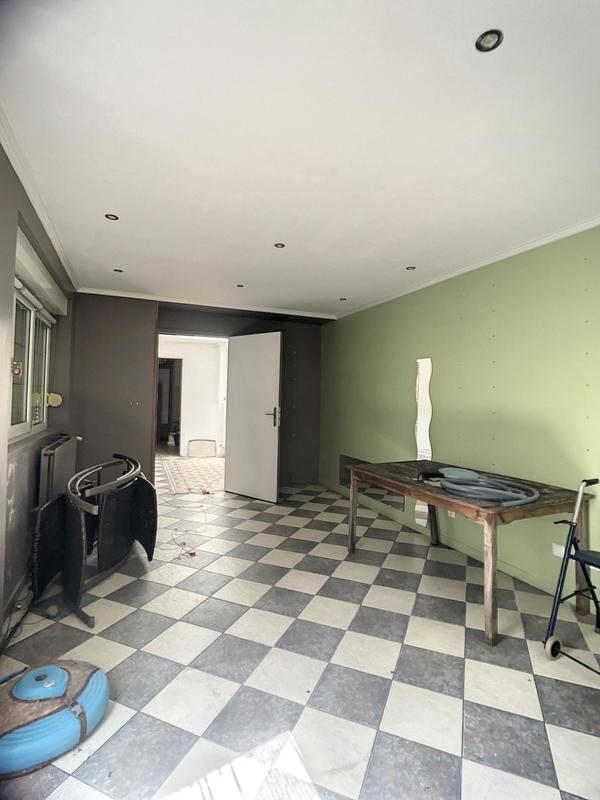 Maison - 250 m² - 9 pièces