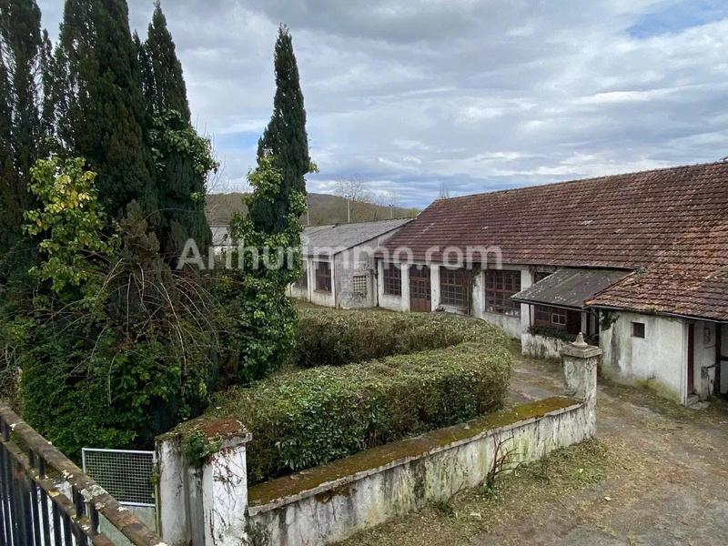 Maison - 400 m² - 12 pièces