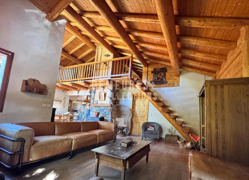 Maison - 171 m² - 8 pièces