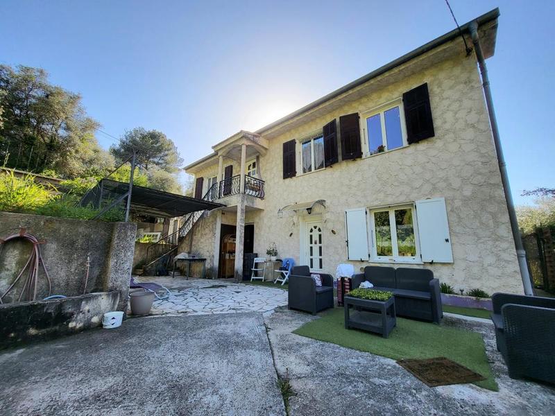 Maison - 150 m² - 7 pièces