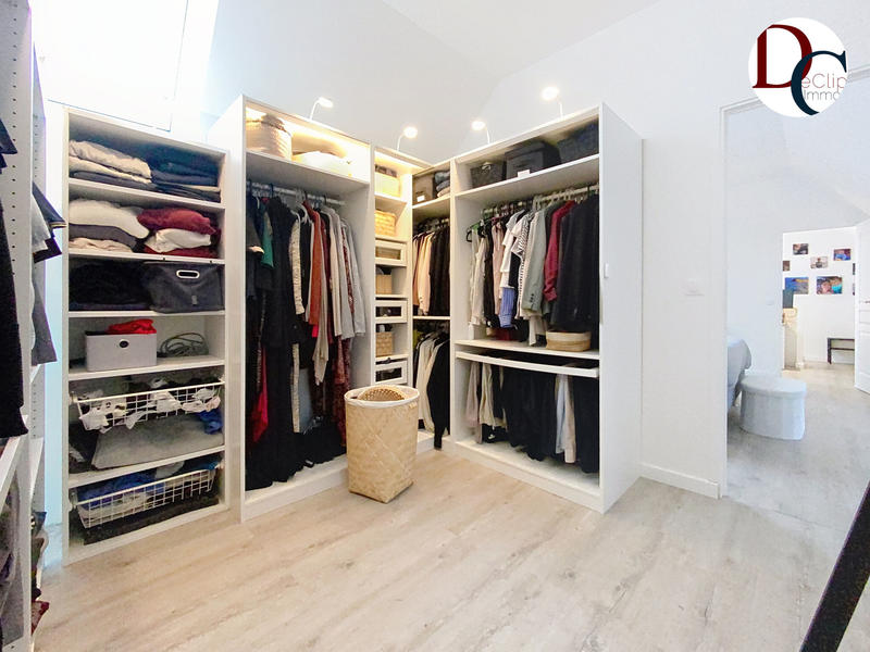 Maison - 197 m² - 10 pièces