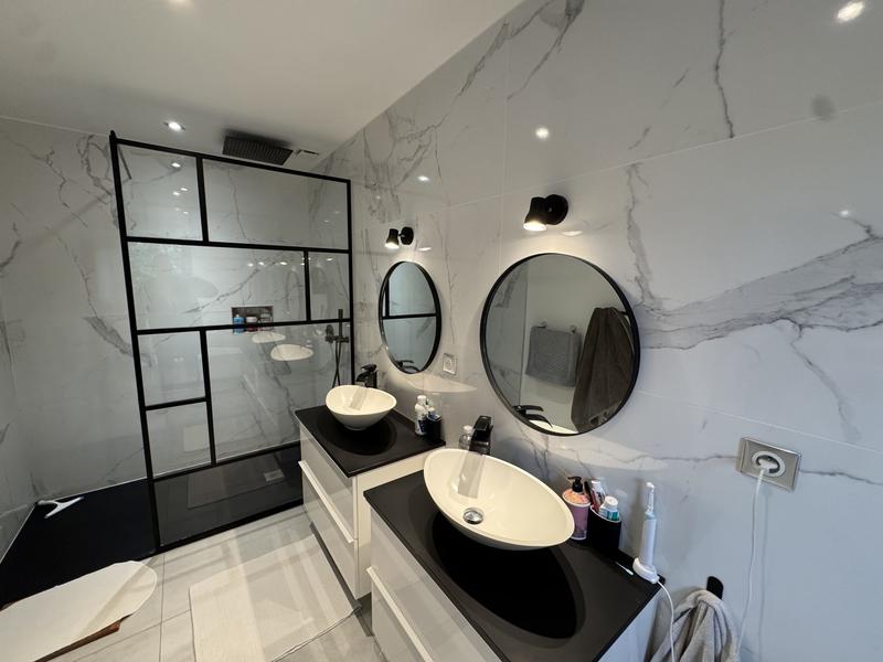 Maison - 230 m² - 8 pièces