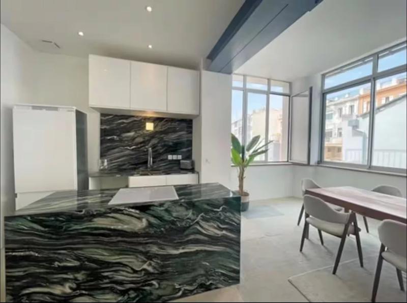 Maison - 200 m² - 6 pièces