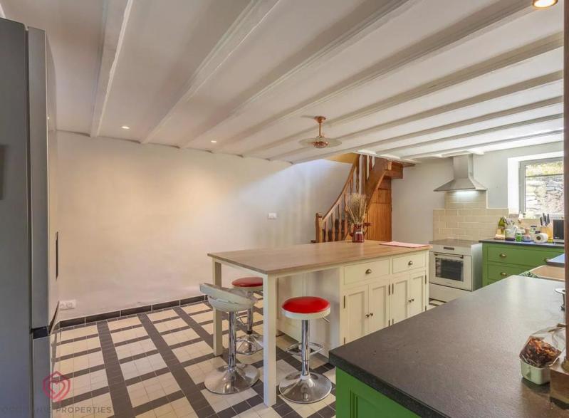 Maison - 84 m² - 4 pièces