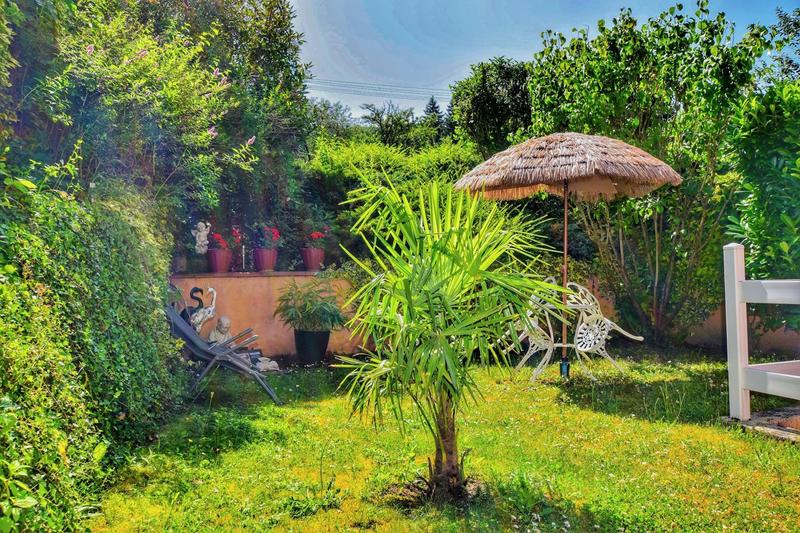 Maison - 200 m² - 8 pièces