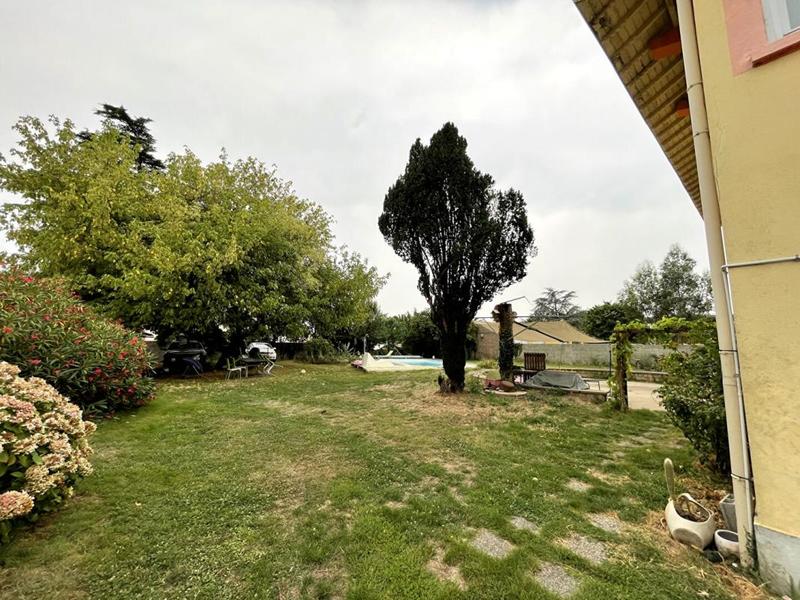 Maison - 380 m² - 16 pièces