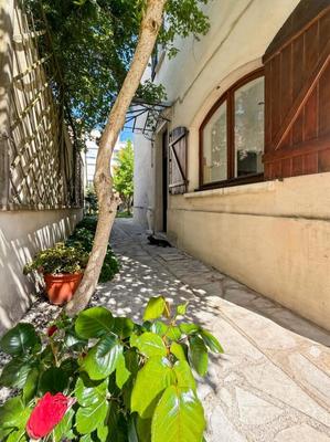 Maison - 231 m² - 8 pièces