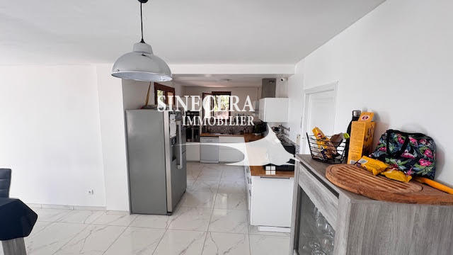 Villa - 198 m² - 10 pièces