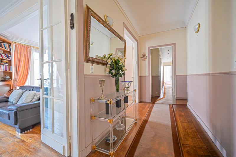 Appartement - 145 m² - 5 pièces