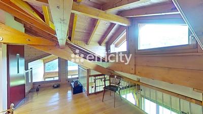 Maison - 260 m² - 10 pièces