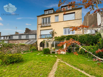 Maison - 189 m² - 9 pièces