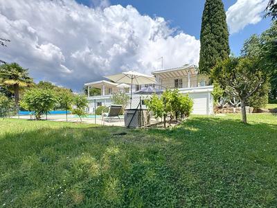 Villa - 360 m² - 7 pièces