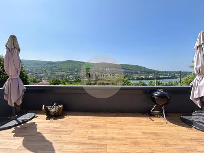 Maison - 211 m² - 8 pièces