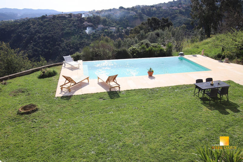 Villa - 265 m² - 8 pièces