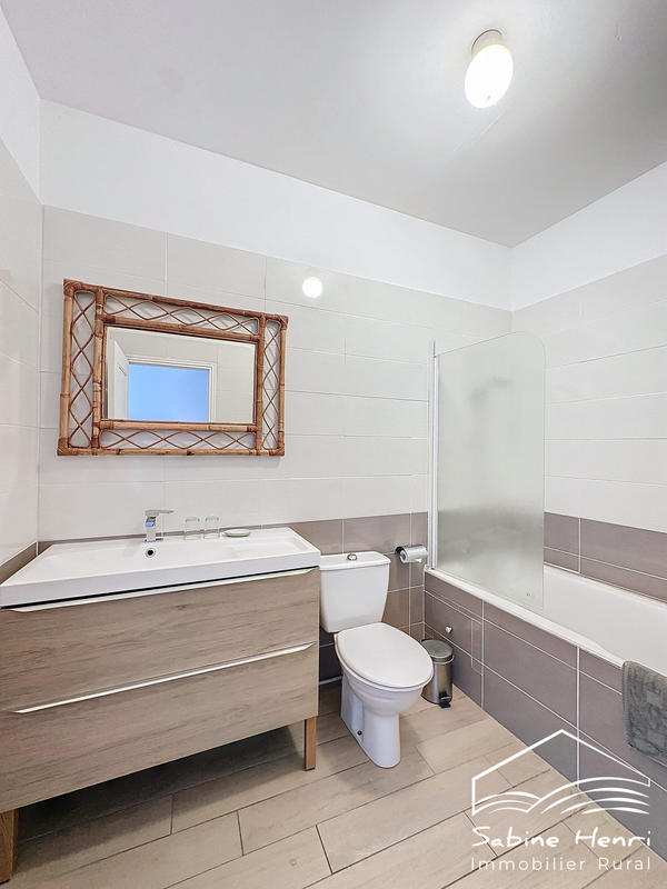 Maison - 750 m² - 22 pièces