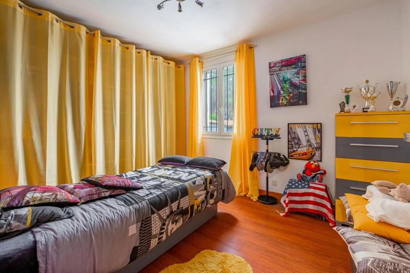 Villa - 169 m² - 6 pièces