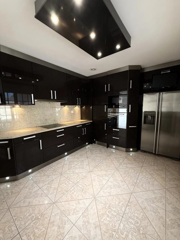 Villa - 230 m² - 7 pièces