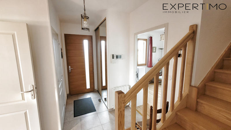 Maison - 200 m² - 8 pièces