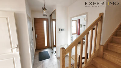 Maison - 200 m² - 8 pièces