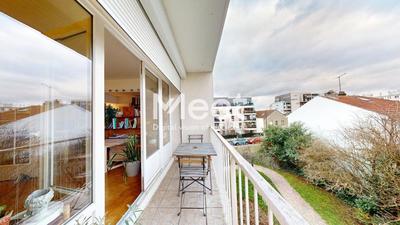 Appartement - 100 m² - 5 pièces