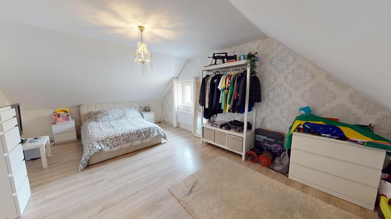 Maison - 147 m² - 6 pièces