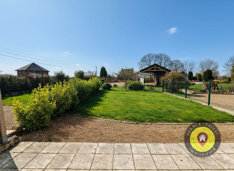 Maison - 270 m² - 11 pièces