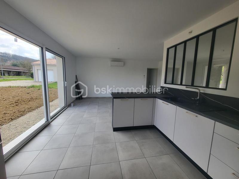 Maison - 102 m² - 4 pièces