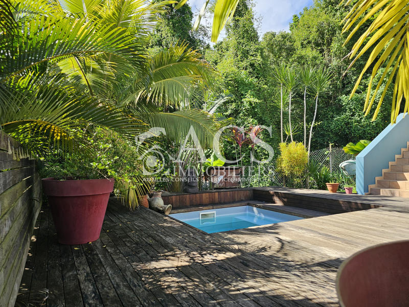 Maison - 98 m² - 4 pièces