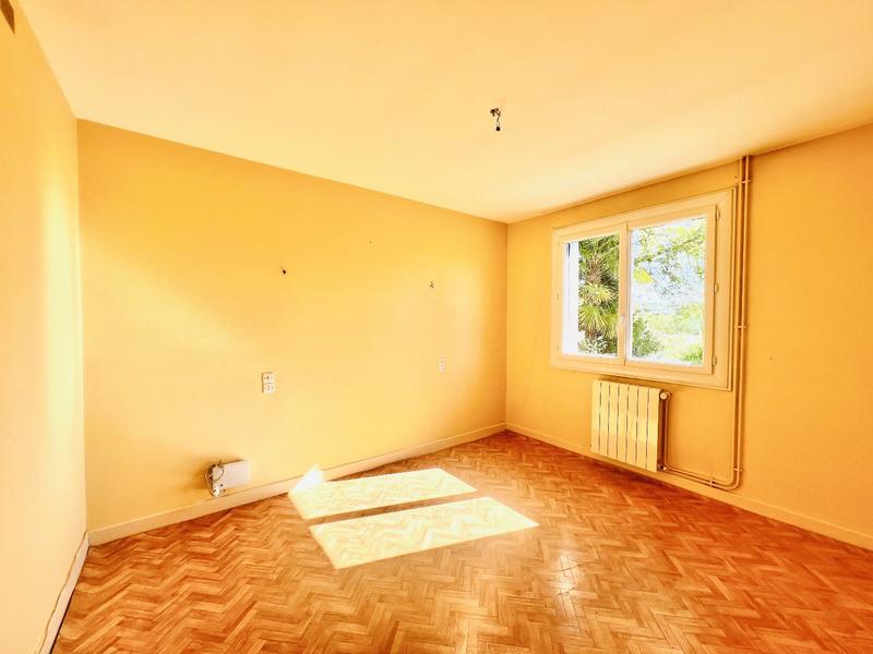 Maison - 90 m² - 6 pièces