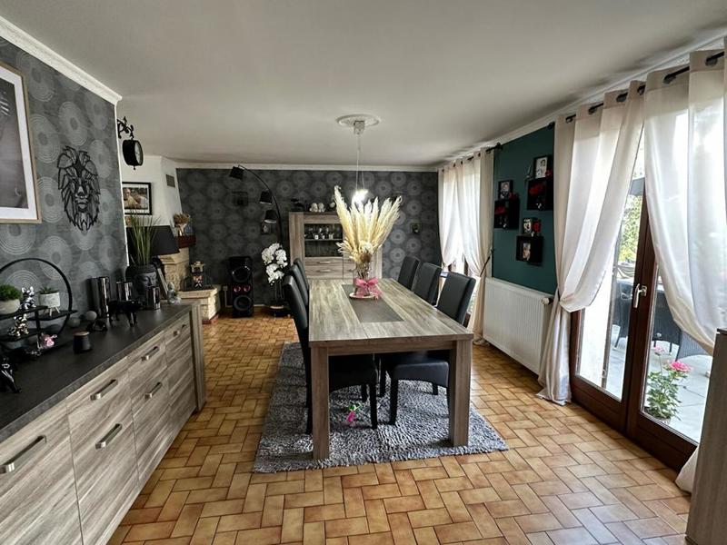 Maison - 95 m² - 5 pièces