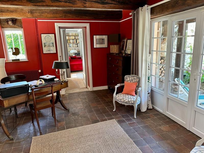 Maison - 330 m² - 11 pièces