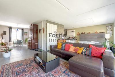 Maison - 230 m² - 6 pièces