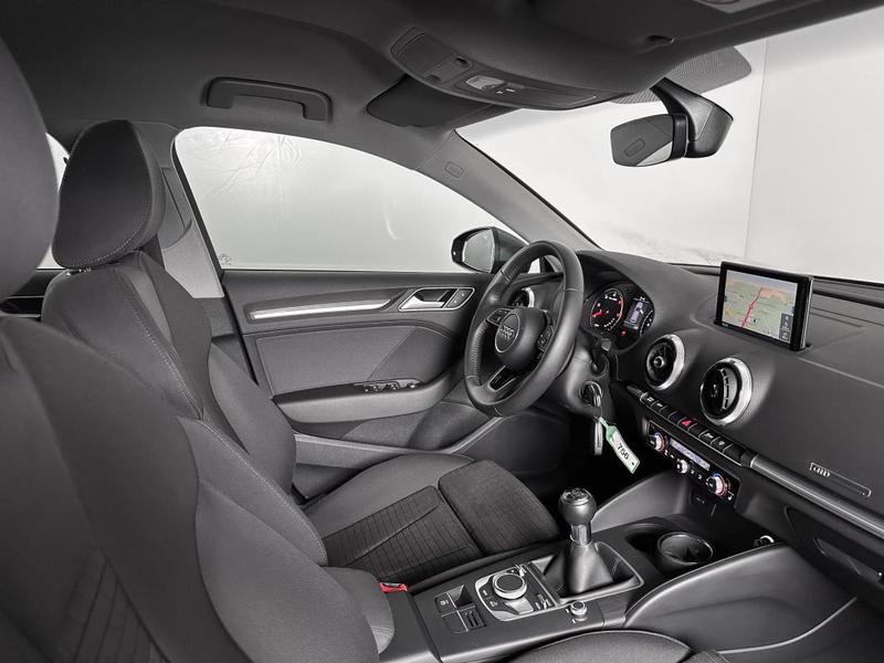 Audi A3 Sportback 1.6 Tdi 110ch Sport Ja17p Sieges Chauff Carplay Gps Regul Xenon Clim 110 Ch